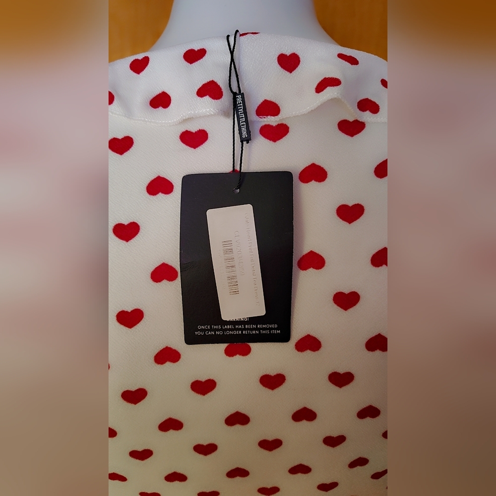 Pretty Little Things | NWT |White Mini Heart Wrap Dress – Size 12❤️ - Picture 8 of 12